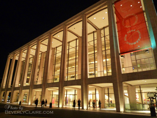 The Avery Fisher Hall at night.